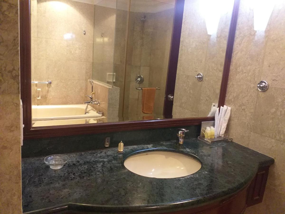 Sabah Suites At Times Square Kl Куала-Лумпур Екстер'єр фото
